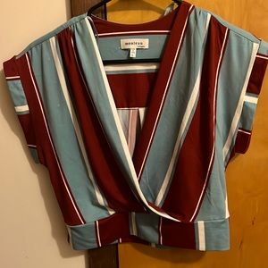 Monteau size L summer crop top wrap around.